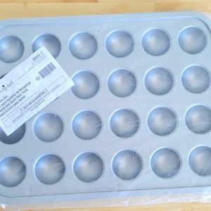 Pampered Chef Donut Hole Pan